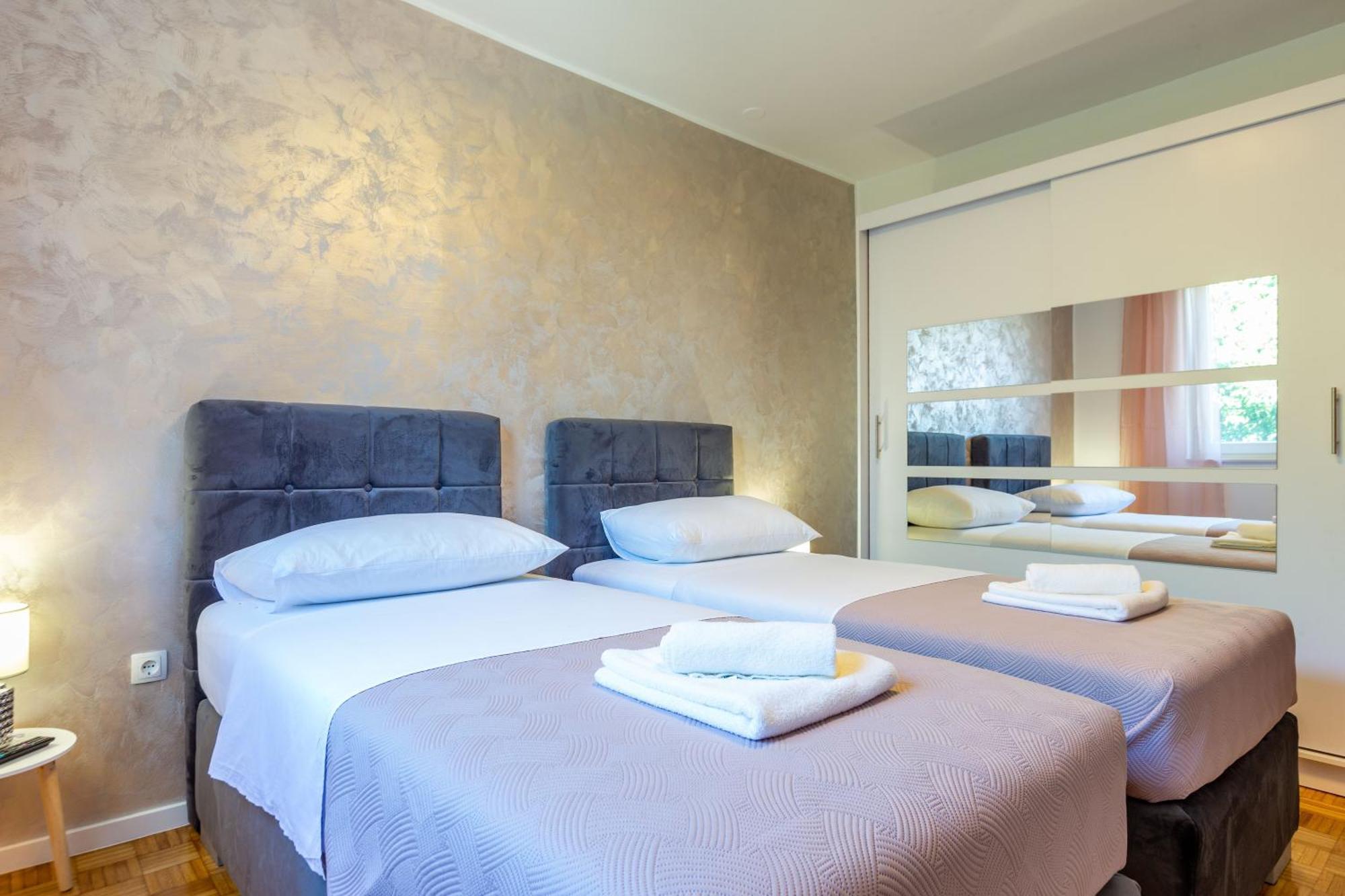 Apolon 2Bdr Apartment With Balcony Zadar Exterior photo