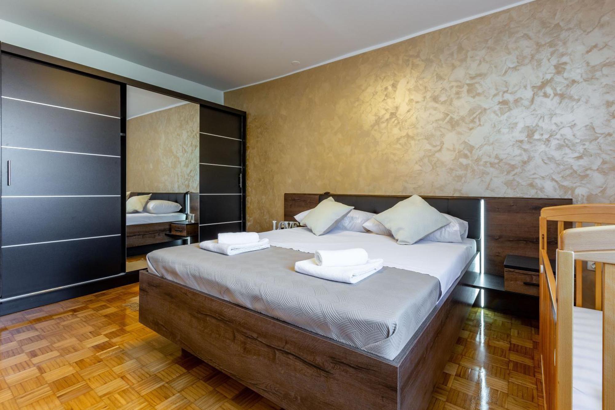 Apolon 2Bdr Apartment With Balcony Zadar Exterior photo