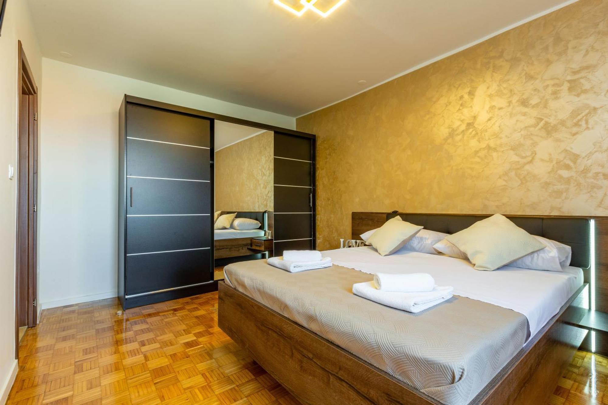 Apolon 2Bdr Apartment With Balcony Zadar Exterior photo
